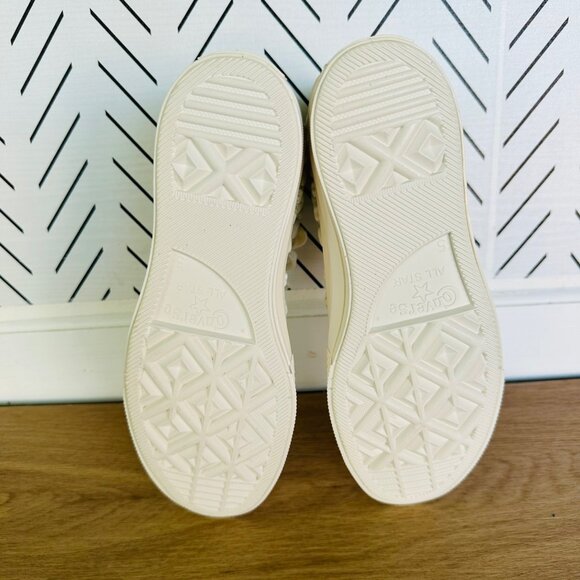 Converse Chuck 70 3D Charms Hi Women Shoes 7 Flower Stars Heart  Sneaker A06434C - Picture 7 of 13